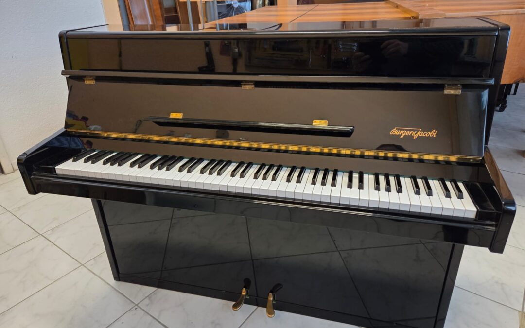 Burger & JacobiSchwarz poliert